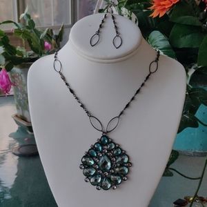 Pendant necklace and matching earrings(#3)